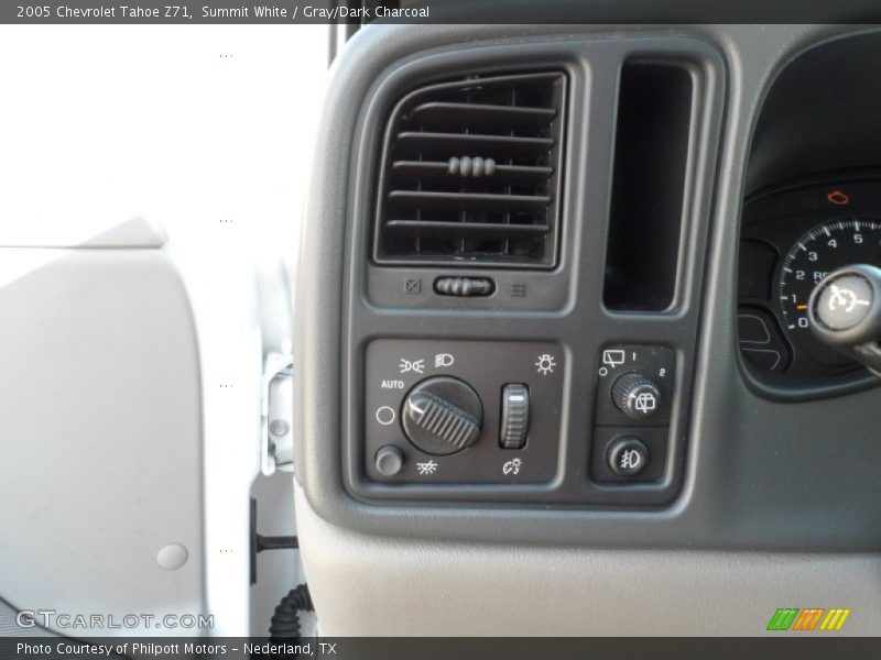 Summit White / Gray/Dark Charcoal 2005 Chevrolet Tahoe Z71