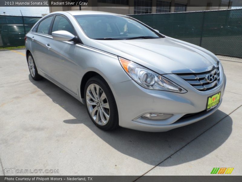 Radiant Silver / Gray 2013 Hyundai Sonata SE