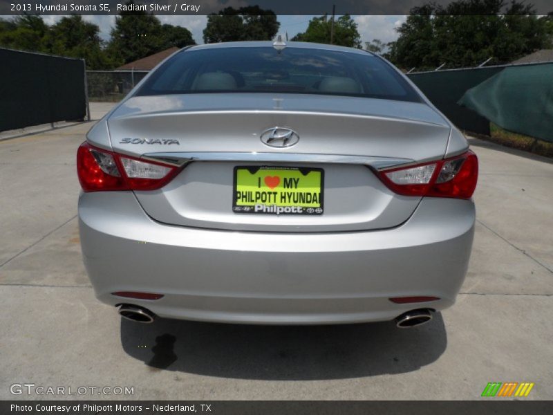 Radiant Silver / Gray 2013 Hyundai Sonata SE