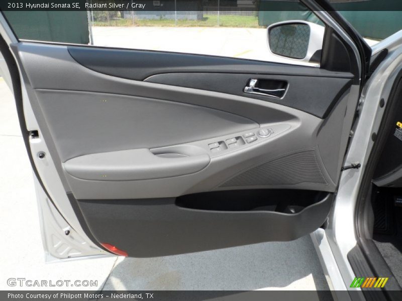 Radiant Silver / Gray 2013 Hyundai Sonata SE