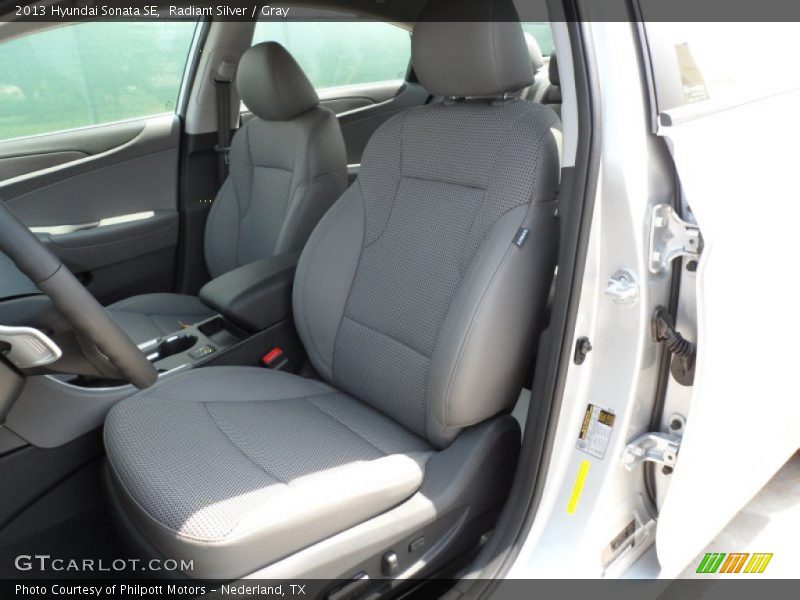 Radiant Silver / Gray 2013 Hyundai Sonata SE