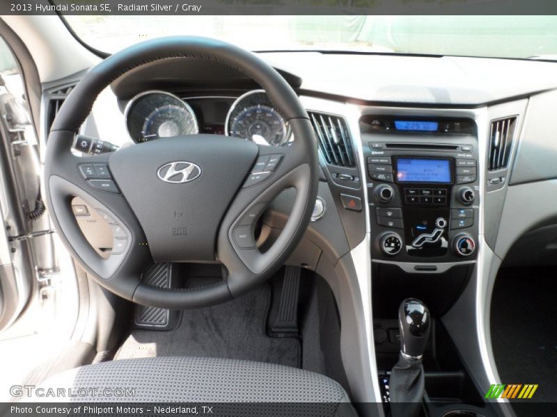 Radiant Silver / Gray 2013 Hyundai Sonata SE