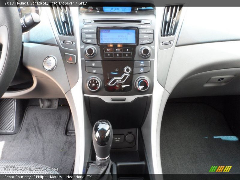 Radiant Silver / Gray 2013 Hyundai Sonata SE