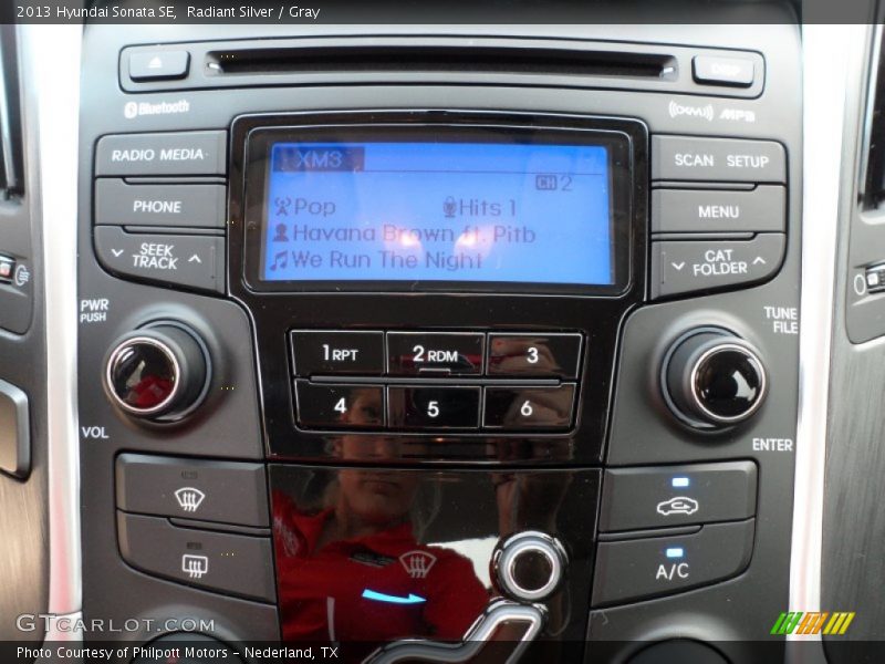 Radiant Silver / Gray 2013 Hyundai Sonata SE