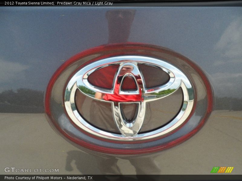 Predawn Gray Mica / Light Gray 2012 Toyota Sienna Limited