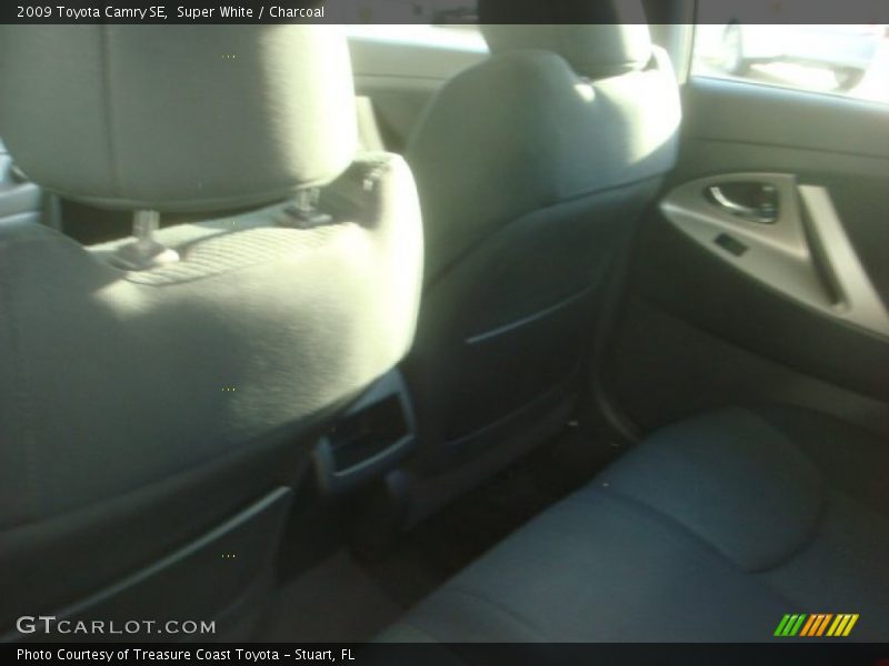 Super White / Charcoal 2009 Toyota Camry SE