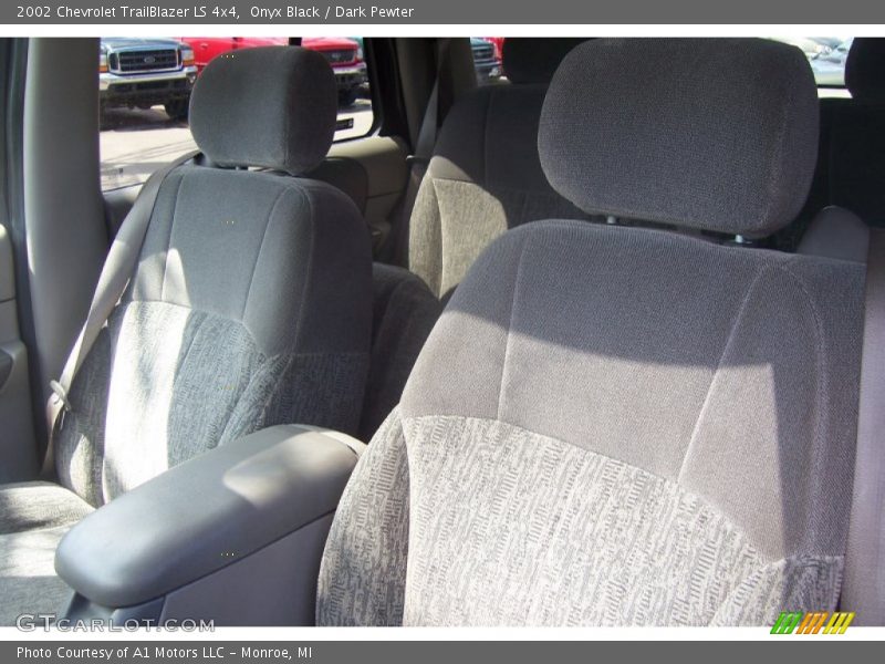 Onyx Black / Dark Pewter 2002 Chevrolet TrailBlazer LS 4x4
