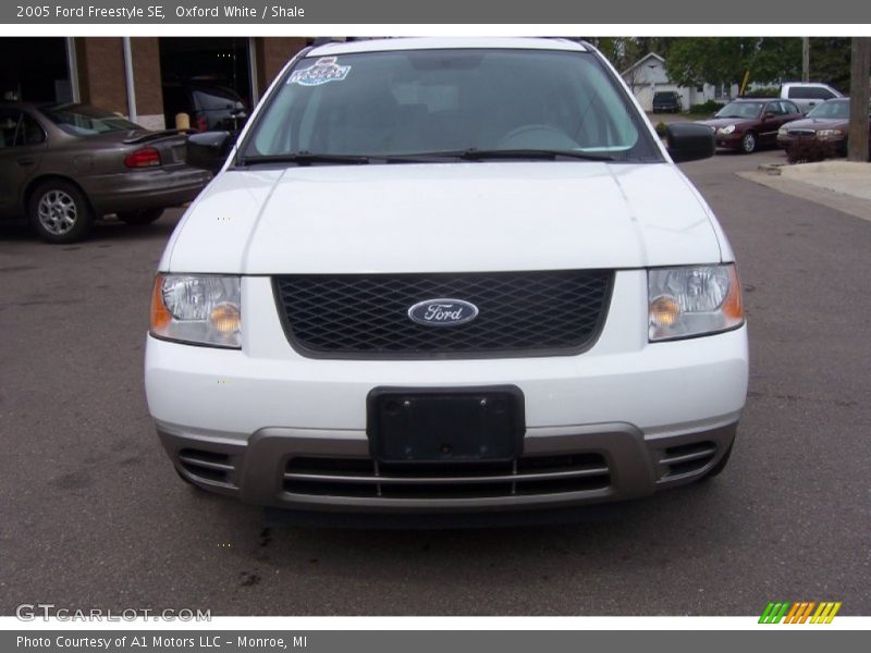 Oxford White / Shale 2005 Ford Freestyle SE