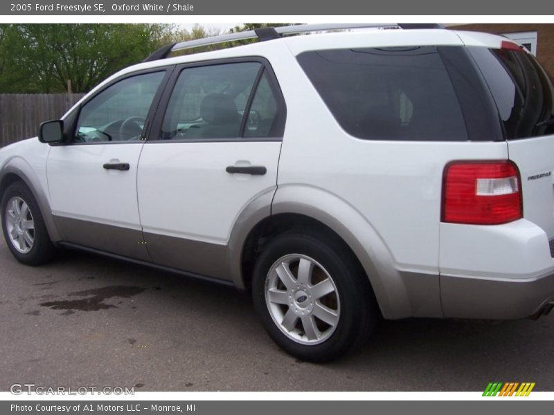 Oxford White / Shale 2005 Ford Freestyle SE