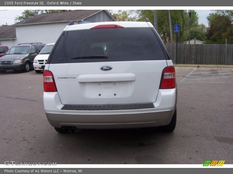 Oxford White / Shale 2005 Ford Freestyle SE