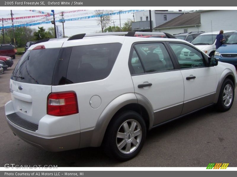 Oxford White / Shale 2005 Ford Freestyle SE