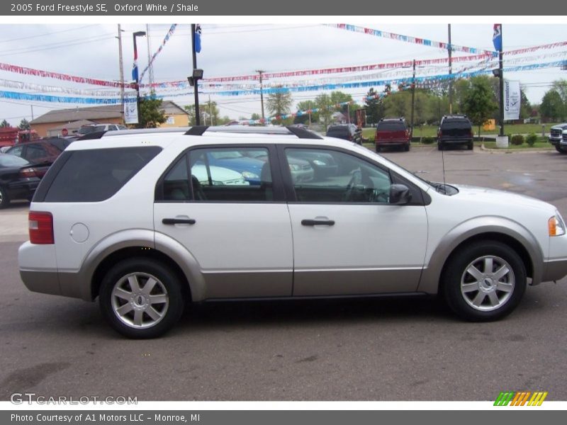 Oxford White / Shale 2005 Ford Freestyle SE