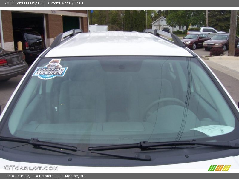 Oxford White / Shale 2005 Ford Freestyle SE