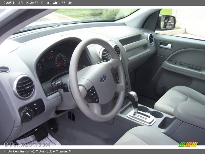 Oxford White / Shale 2005 Ford Freestyle SE