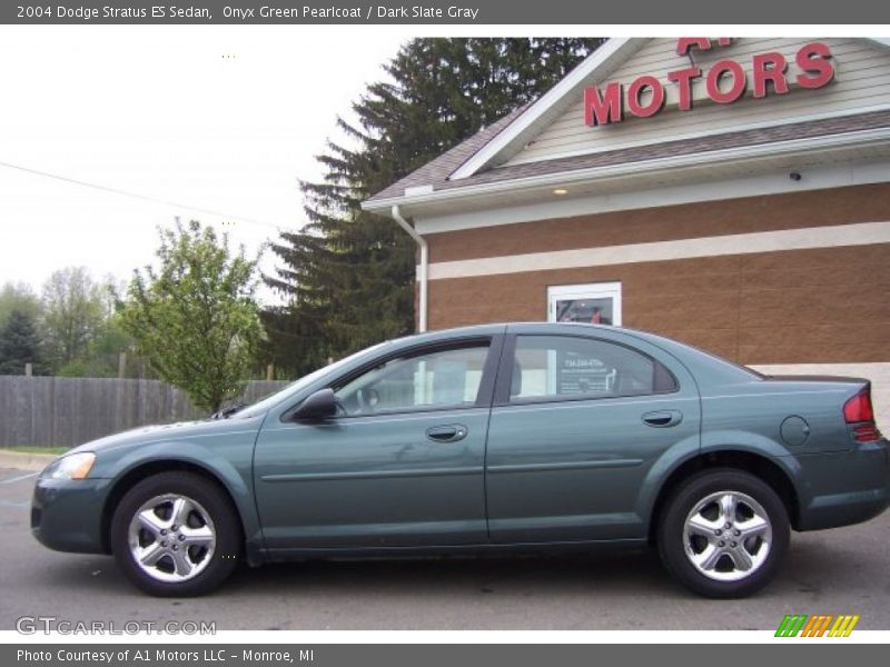 Onyx Green Pearlcoat / Dark Slate Gray 2004 Dodge Stratus ES Sedan