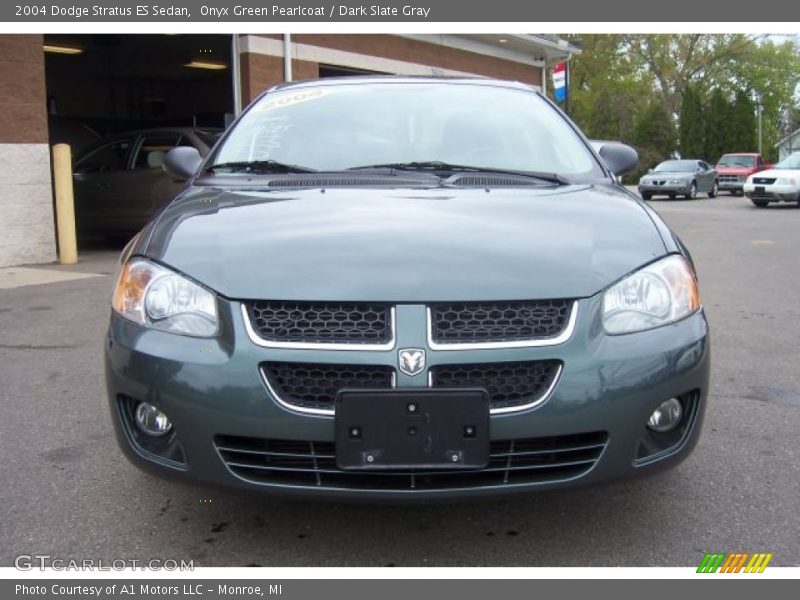 Onyx Green Pearlcoat / Dark Slate Gray 2004 Dodge Stratus ES Sedan