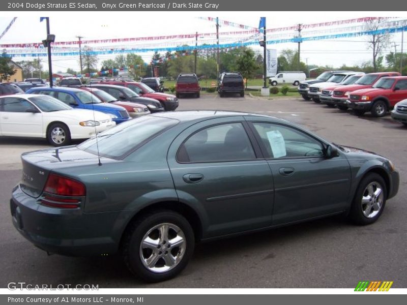 Onyx Green Pearlcoat / Dark Slate Gray 2004 Dodge Stratus ES Sedan