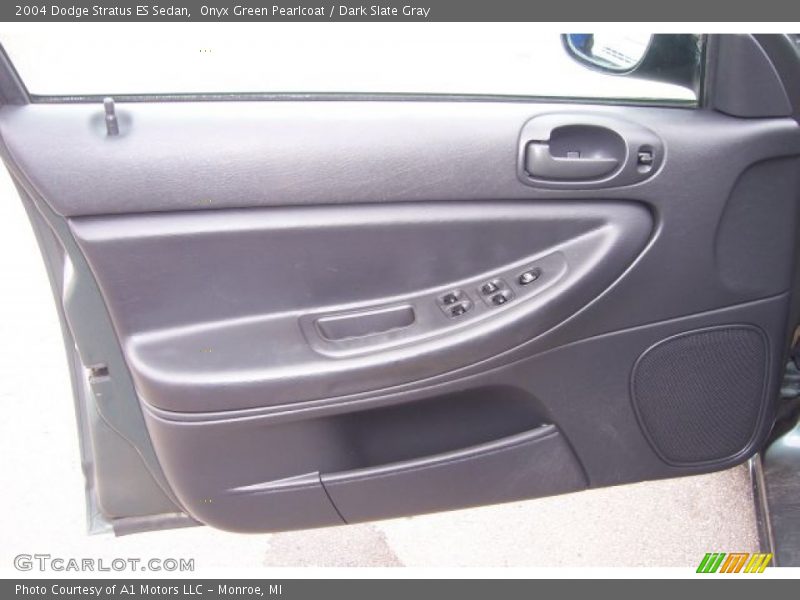 Onyx Green Pearlcoat / Dark Slate Gray 2004 Dodge Stratus ES Sedan