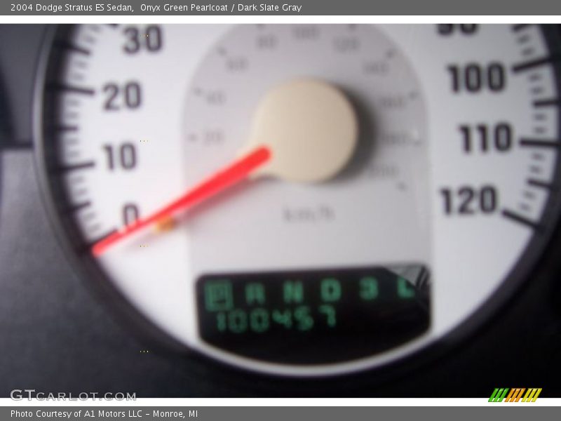 Onyx Green Pearlcoat / Dark Slate Gray 2004 Dodge Stratus ES Sedan