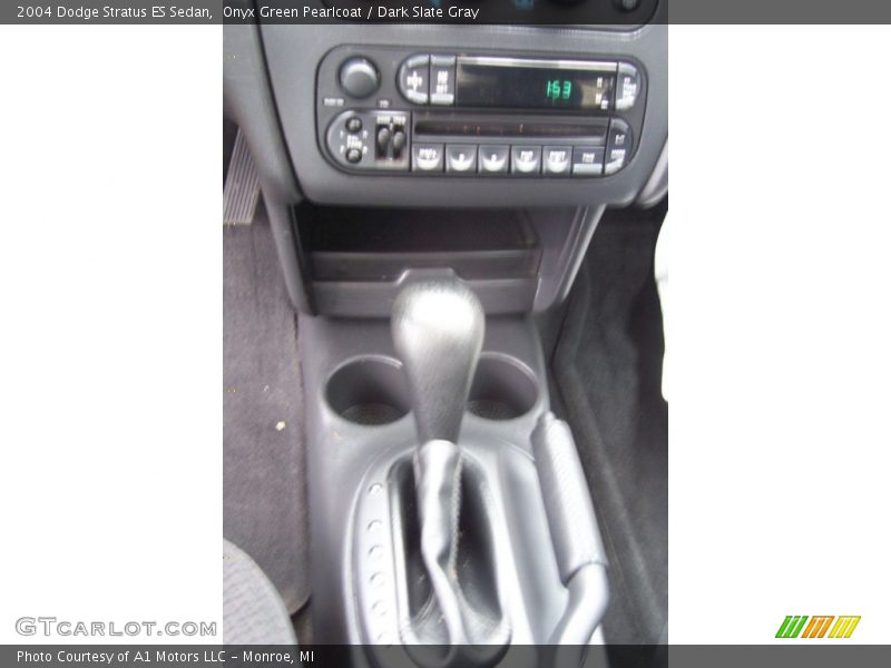 Onyx Green Pearlcoat / Dark Slate Gray 2004 Dodge Stratus ES Sedan
