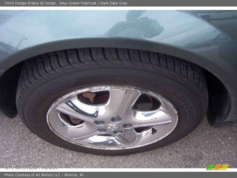 Onyx Green Pearlcoat / Dark Slate Gray 2004 Dodge Stratus ES Sedan