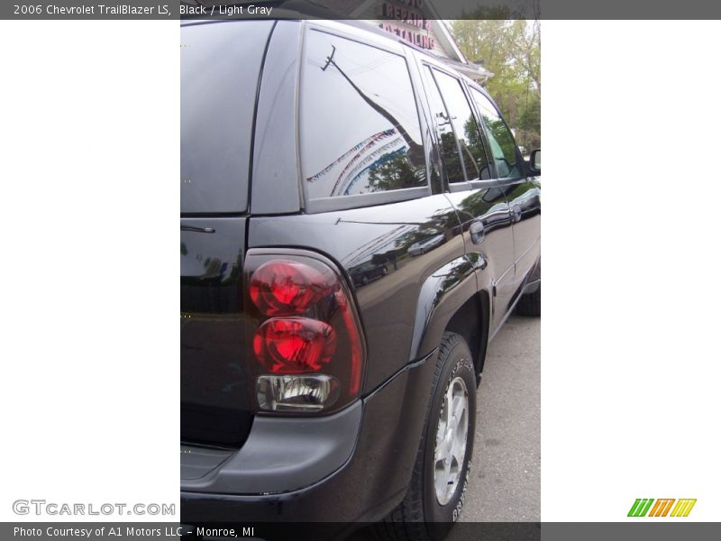 Black / Light Gray 2006 Chevrolet TrailBlazer LS