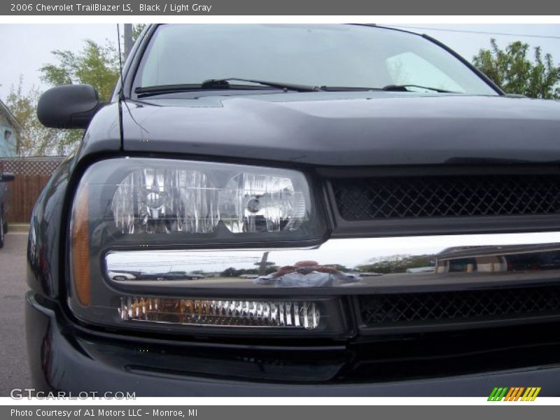 Black / Light Gray 2006 Chevrolet TrailBlazer LS