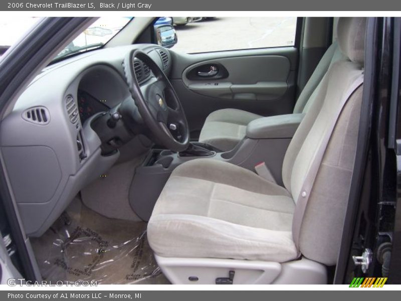 Black / Light Gray 2006 Chevrolet TrailBlazer LS