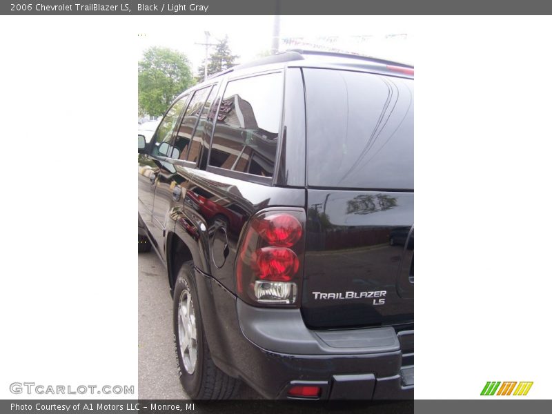 Black / Light Gray 2006 Chevrolet TrailBlazer LS