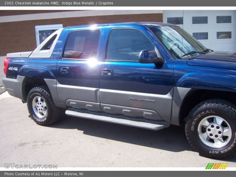 Indigo Blue Metallic / Graphite 2002 Chevrolet Avalanche 4WD
