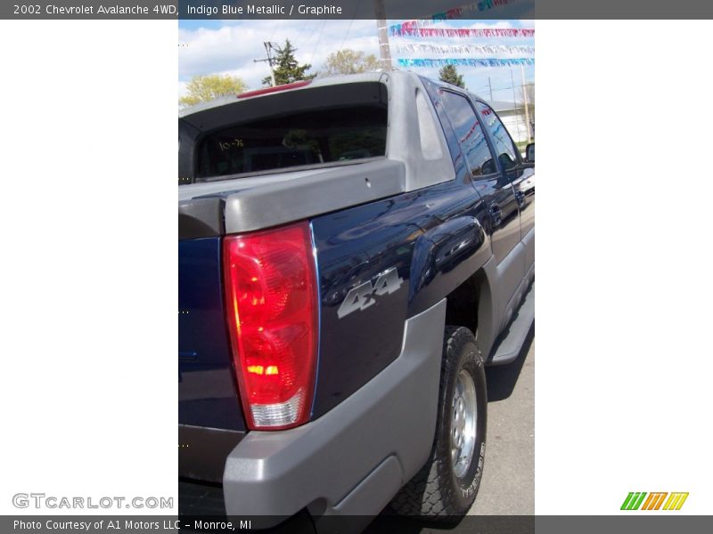 Indigo Blue Metallic / Graphite 2002 Chevrolet Avalanche 4WD