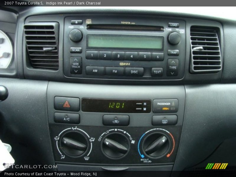 Controls of 2007 Corolla S