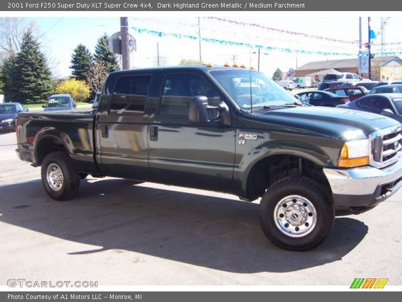 Dark Highland Green Metallic / Medium Parchment 2001 Ford F250 Super Duty XLT Super Crew 4x4