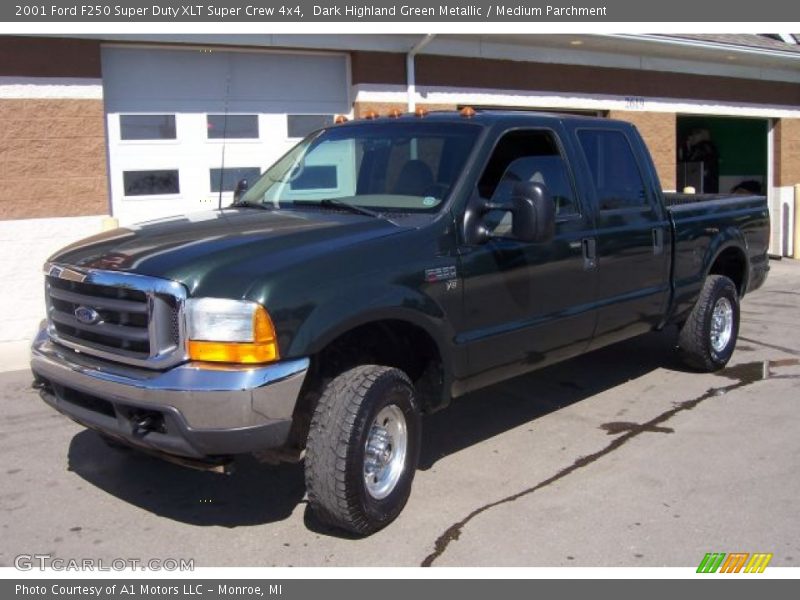 Dark Highland Green Metallic / Medium Parchment 2001 Ford F250 Super Duty XLT Super Crew 4x4