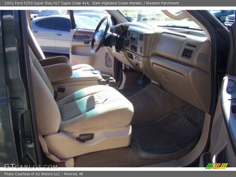 Dark Highland Green Metallic / Medium Parchment 2001 Ford F250 Super Duty XLT Super Crew 4x4