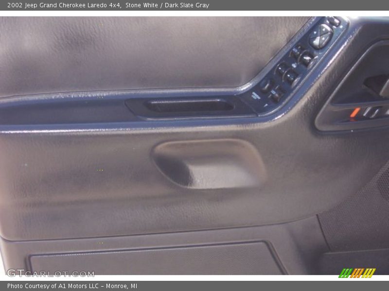 Stone White / Dark Slate Gray 2002 Jeep Grand Cherokee Laredo 4x4