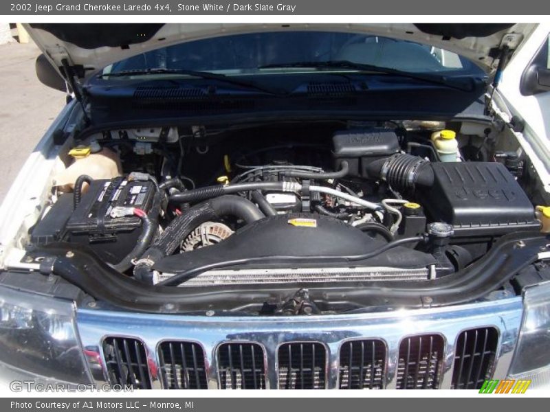 Stone White / Dark Slate Gray 2002 Jeep Grand Cherokee Laredo 4x4