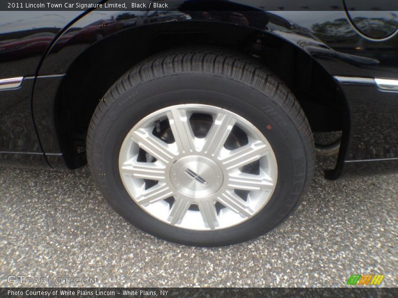 Black / Black 2011 Lincoln Town Car Signature Limited