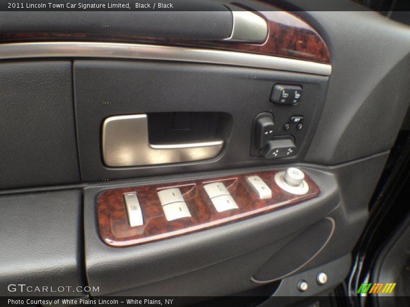 Black / Black 2011 Lincoln Town Car Signature Limited