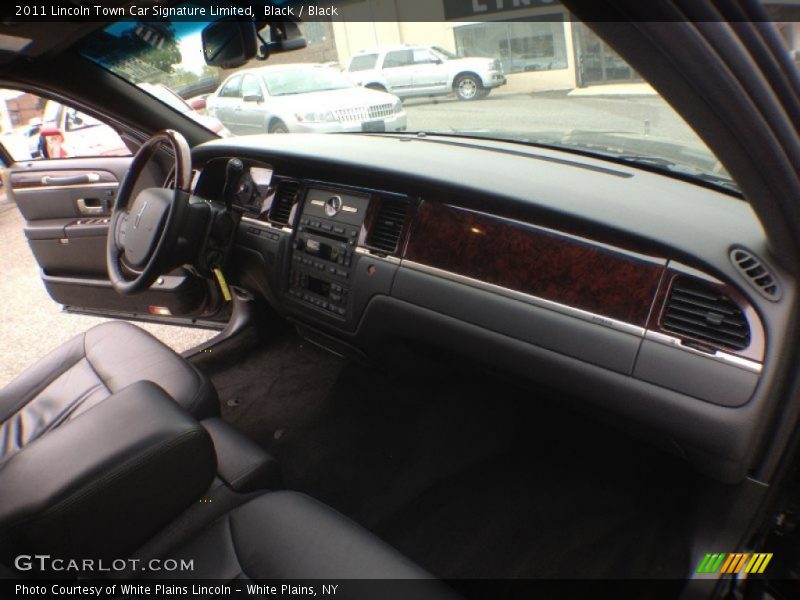 Black / Black 2011 Lincoln Town Car Signature Limited