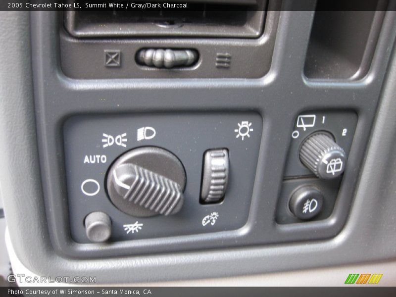 Summit White / Gray/Dark Charcoal 2005 Chevrolet Tahoe LS