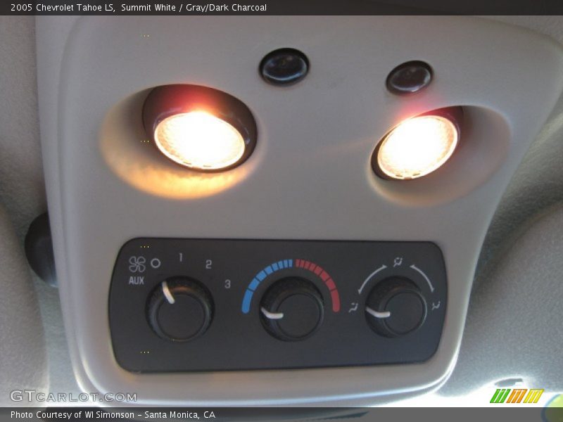 Summit White / Gray/Dark Charcoal 2005 Chevrolet Tahoe LS
