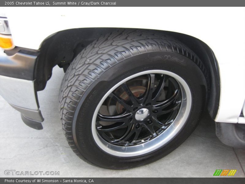 Summit White / Gray/Dark Charcoal 2005 Chevrolet Tahoe LS