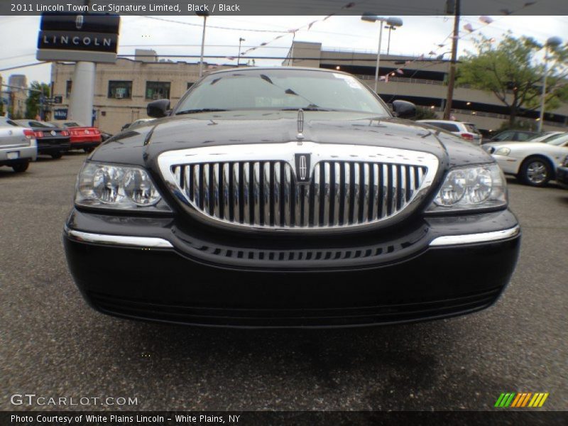 Black / Black 2011 Lincoln Town Car Signature Limited