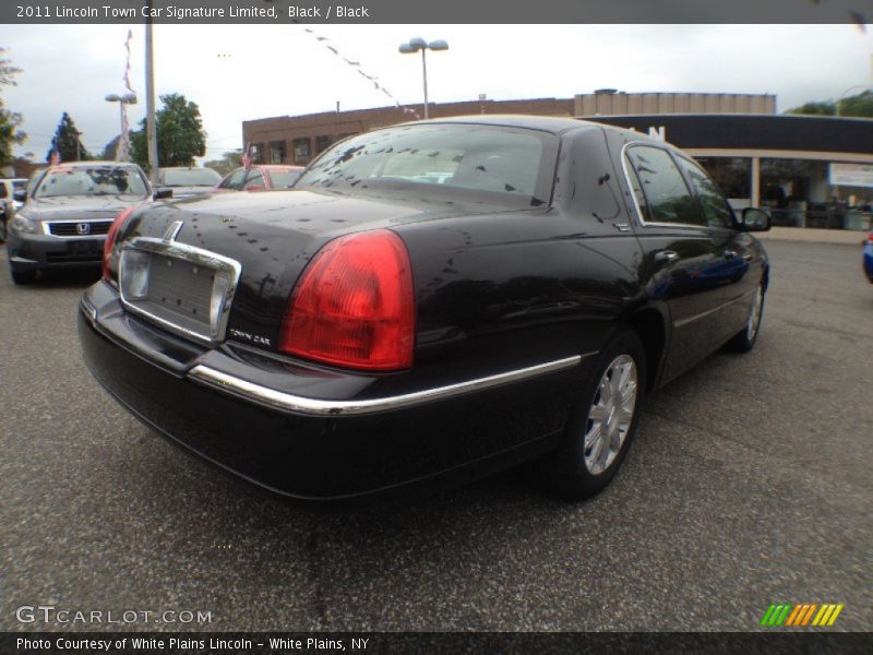 Black / Black 2011 Lincoln Town Car Signature Limited