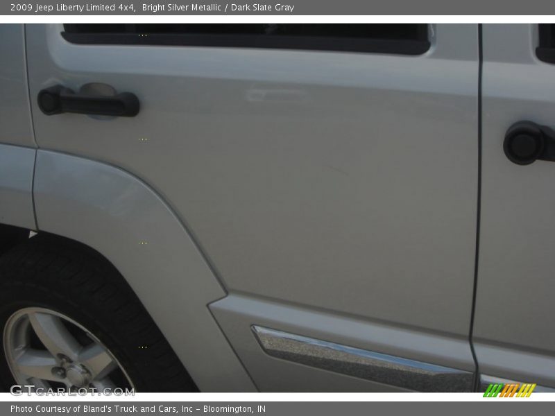 Bright Silver Metallic / Dark Slate Gray 2009 Jeep Liberty Limited 4x4