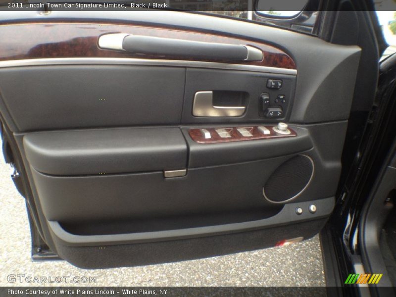 Black / Black 2011 Lincoln Town Car Signature Limited