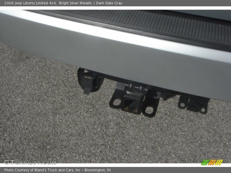 Bright Silver Metallic / Dark Slate Gray 2009 Jeep Liberty Limited 4x4