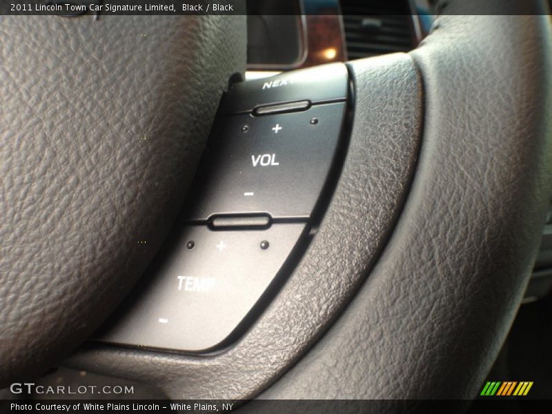 Black / Black 2011 Lincoln Town Car Signature Limited