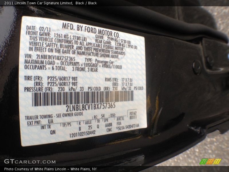 Black / Black 2011 Lincoln Town Car Signature Limited